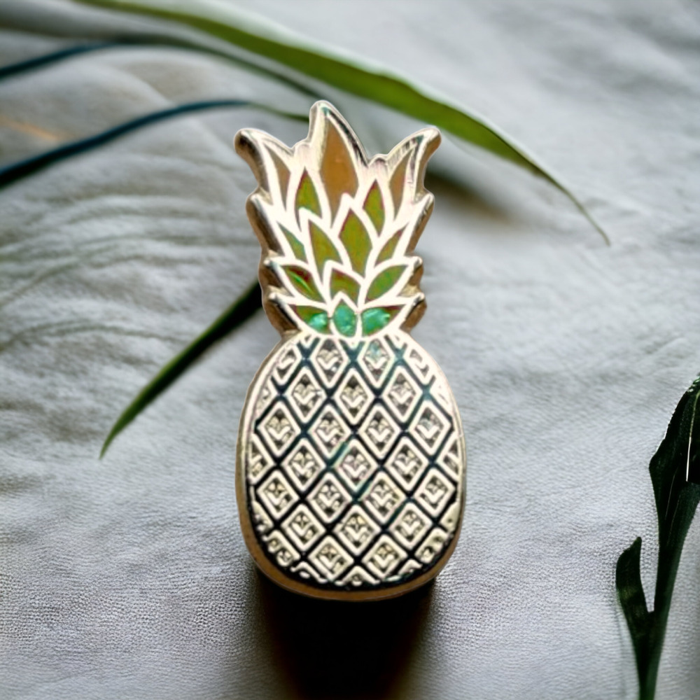 Pineapple Fruit Gold Tone Enamel Hat Lapel Backpack Pin Tie Tack - Picture 1 of 4